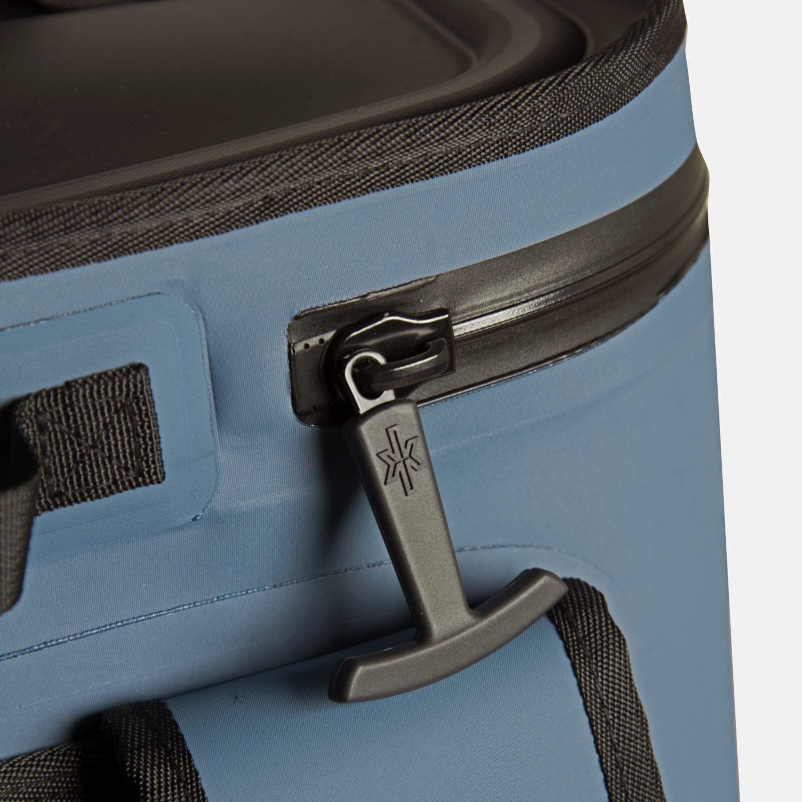 ZULKI - Mochila Térmica 20L - Azul Austral
